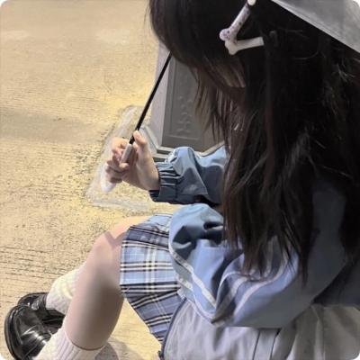 背后有人